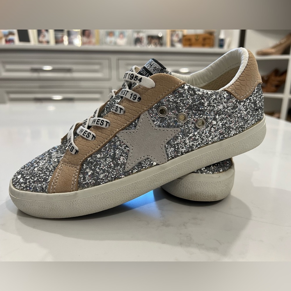 Vintage Havana Silver Glitter Star Shoes Like New!